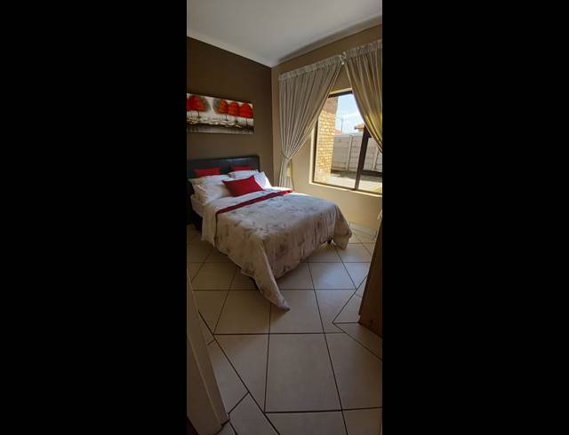 3 BEDROOM TOWNHOUSE FOR SALE IN RIVERSDALE